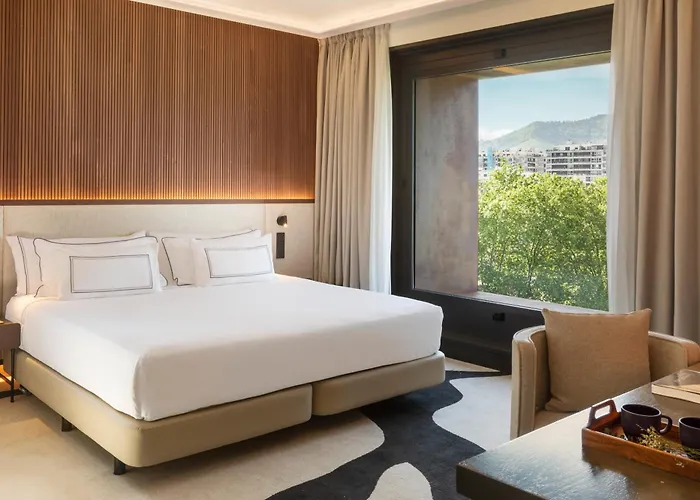 Grand King Suite