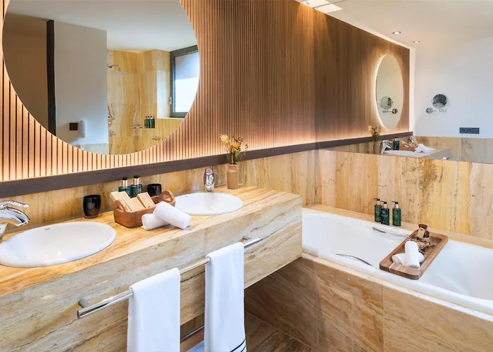 Grand King Suite